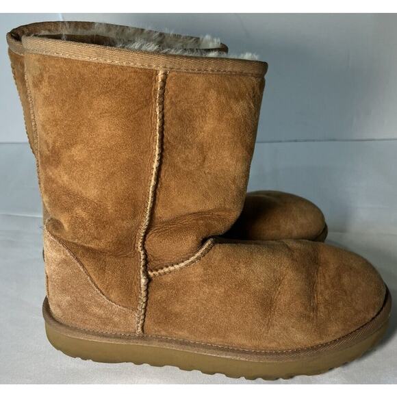 UGG Classic Short II Chestnut Brown Suede Sheepskin Boots 1016223 Women’s Size 7 - Picture 1 of 9
